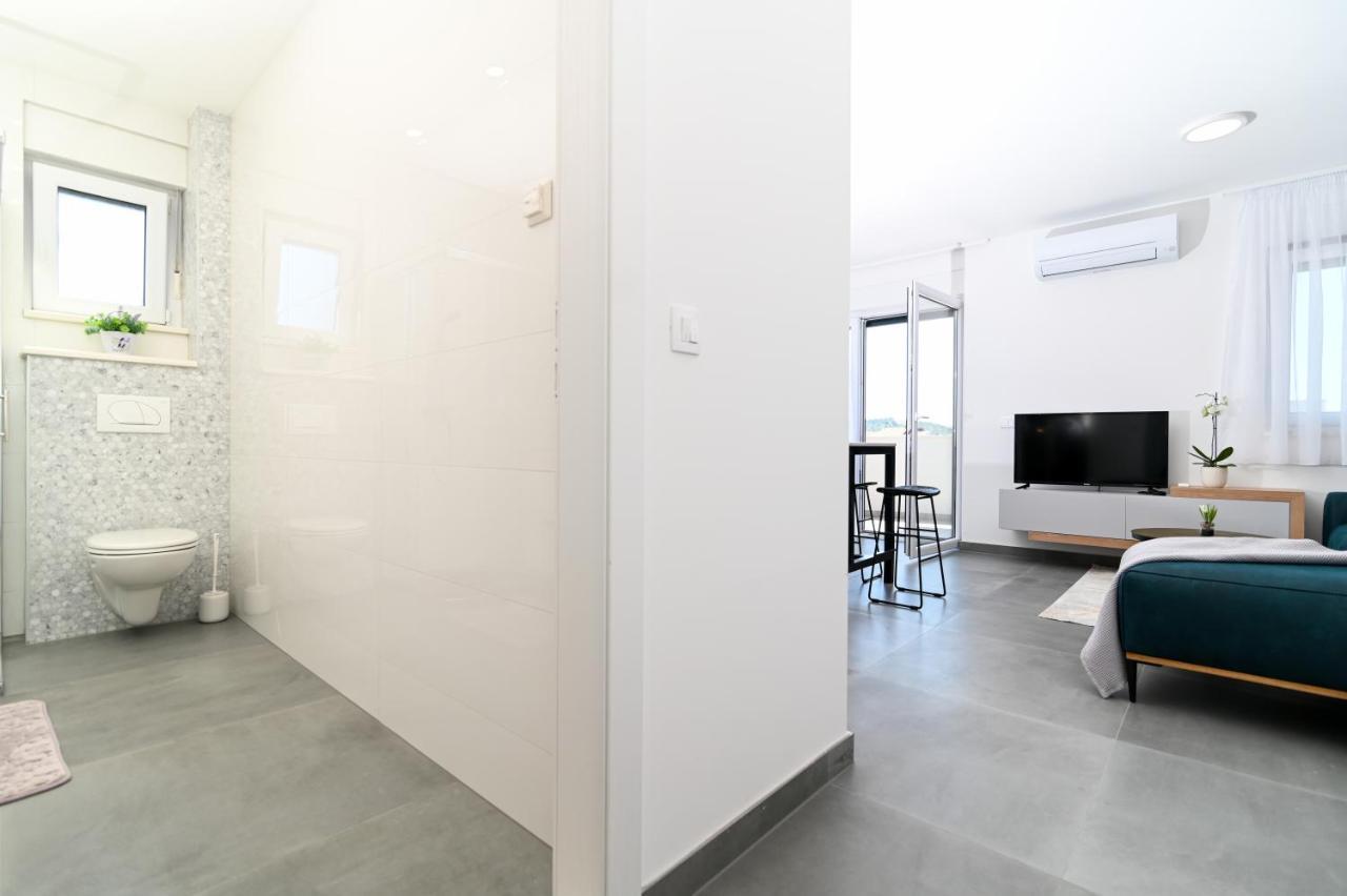 Apartment Laura, Free Parking, Balcony, 4 Ppl Trogir Luaran gambar