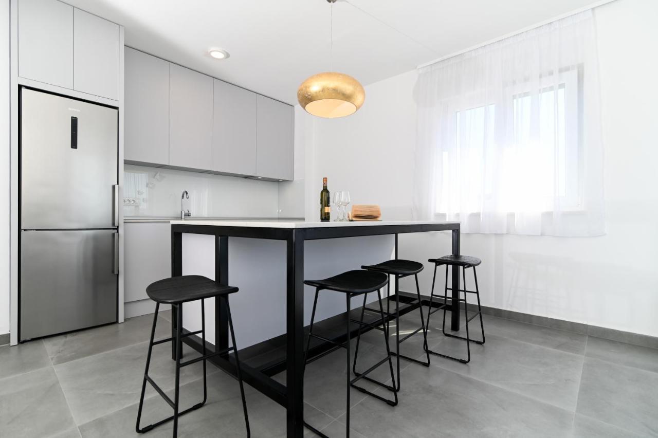 Apartment Laura, Free Parking, Balcony, 4 Ppl Trogir Luaran gambar