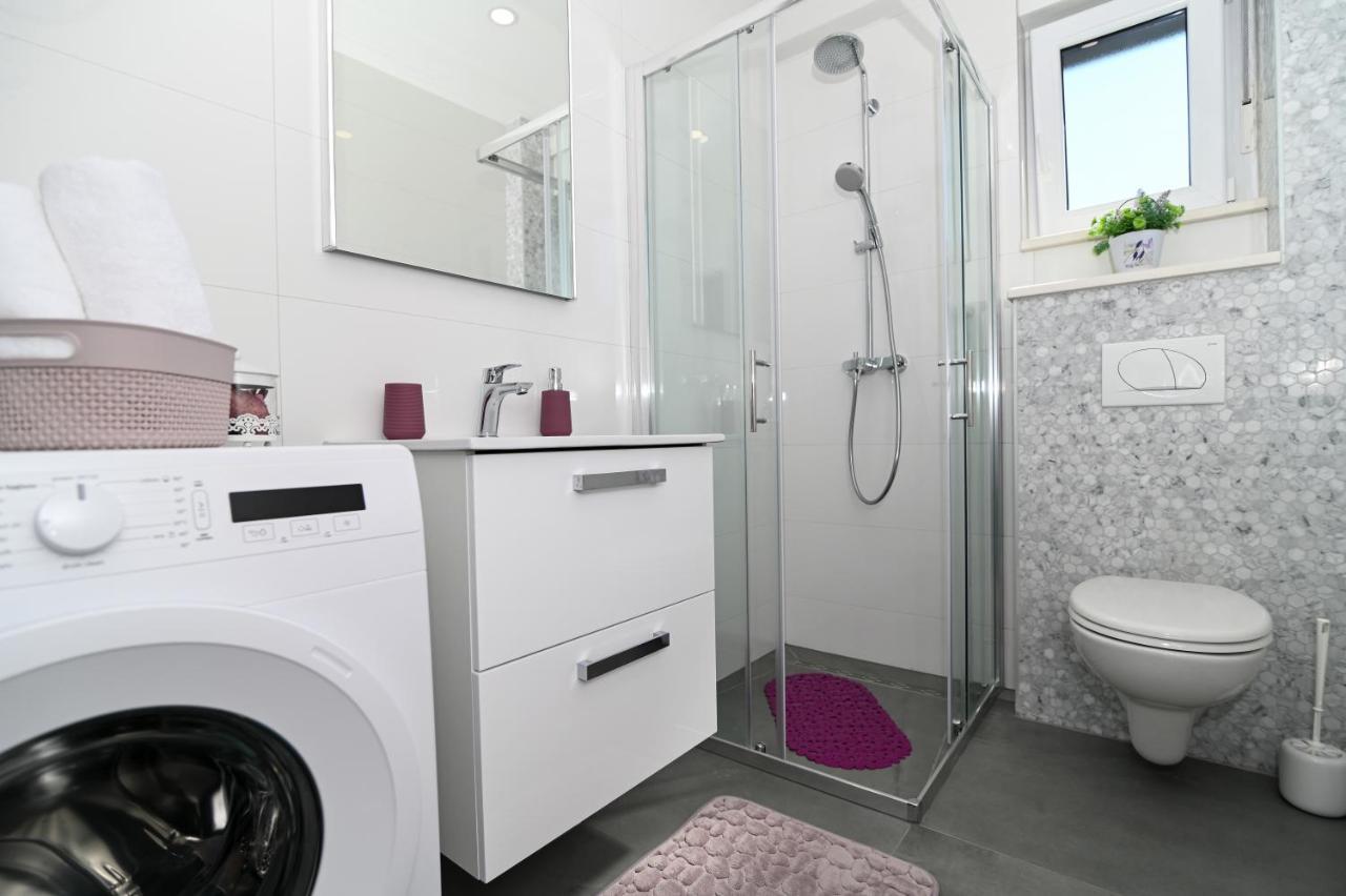 Apartment Laura, Free Parking, Balcony, 4 Ppl Trogir Luaran gambar